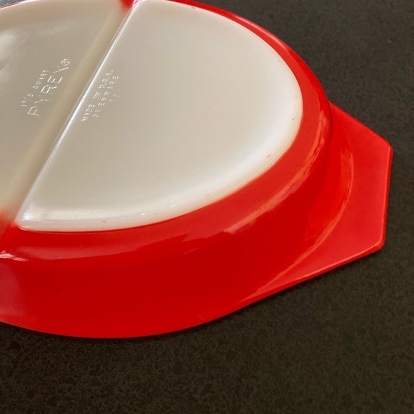 VINTAGE PYREX, Red Divided DISH Casserole, Friendship. #12 - Picture 5 of 6
